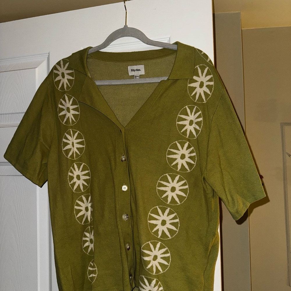 RHYTHM olive green short sleeve sweater - worn once, brand new